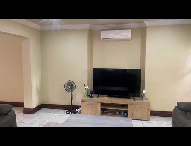 3 BEDROOM HOUSE FOR SALE IN ELDOGLEN